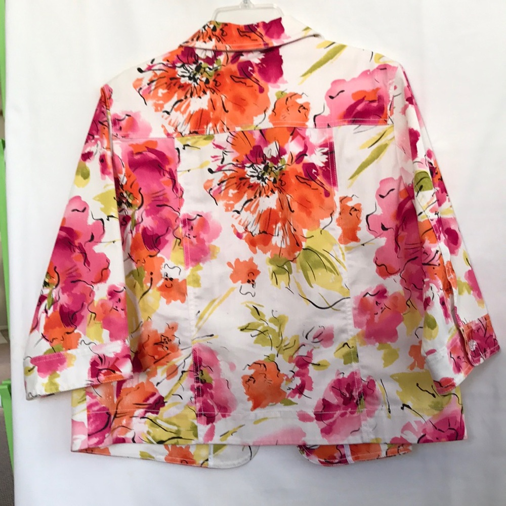 Multicolor 4 Button jacket. - Picture 4 of 7